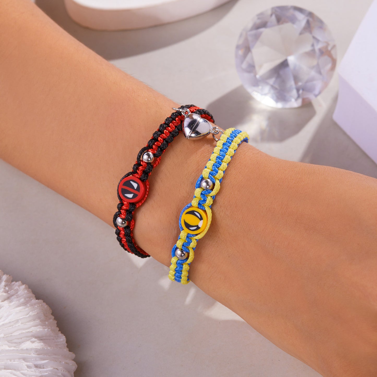 Pulsera magnética de moda con dijes de corazón de Wolverine y Deadpool, pulsera de aleación trenzada a mano para parejas
