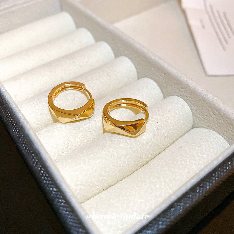 Orecchini a perno geometrici minimalisti in metallo con finitura placcata da donna, gioielli per l'orecchio lussuosi, alla moda e versatili per tutti i giorni