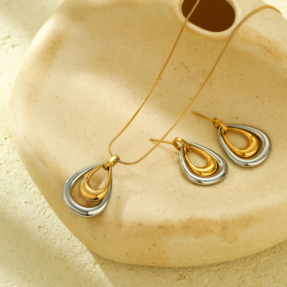 Fashion Waterdrop Pendant Necklace Set with Titanium Steel Double-Layer Color-Block Design Electroplated Finish for Women