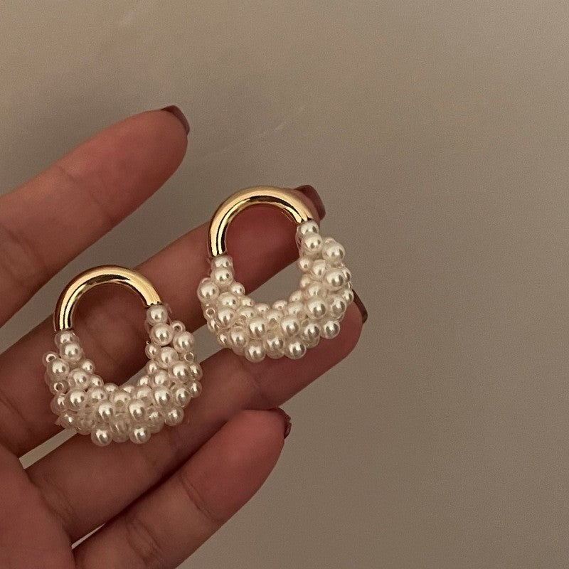 Orecchini da donna vintage eleganti a forma di stella geometrica con perle simulate e zirconi, perni in acciaio placcato