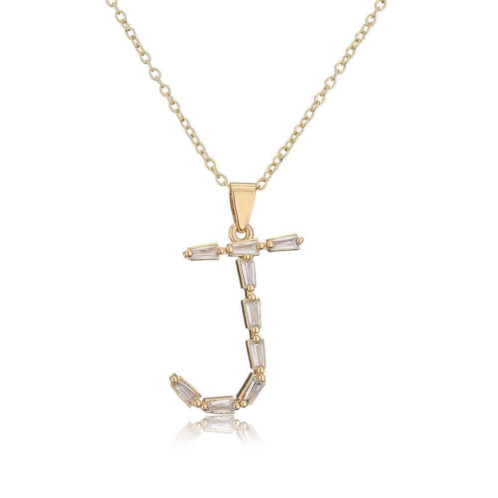 Collana da donna con ciondolo a lettera minimalista in ottone, placcata in oro 18K con intarsio di zirconi