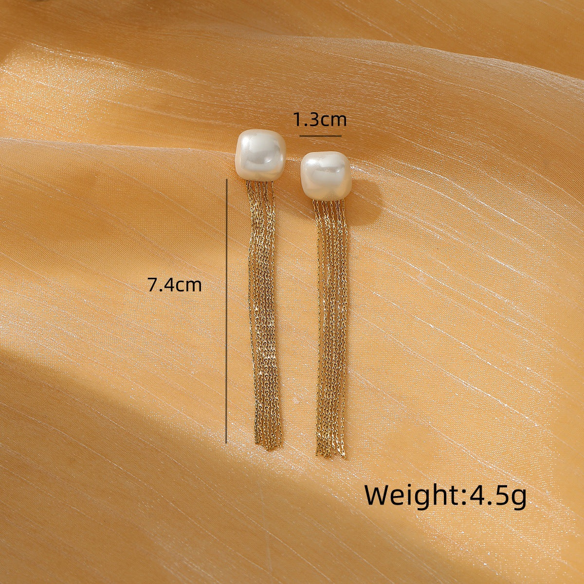 Orecchini da donna alla moda in acciaio al titanio con frange di perle, finitura placcata ed elegante design minimalista