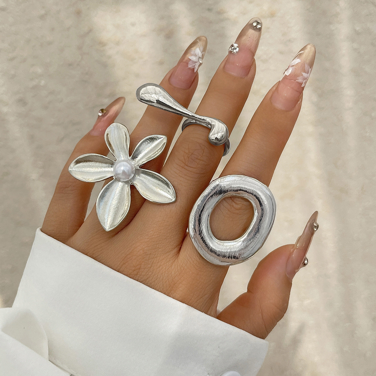 Minimalist Irregular Teardrop Open Ring with Floral Pearl Accents and Gold-Plated Alloy Band
