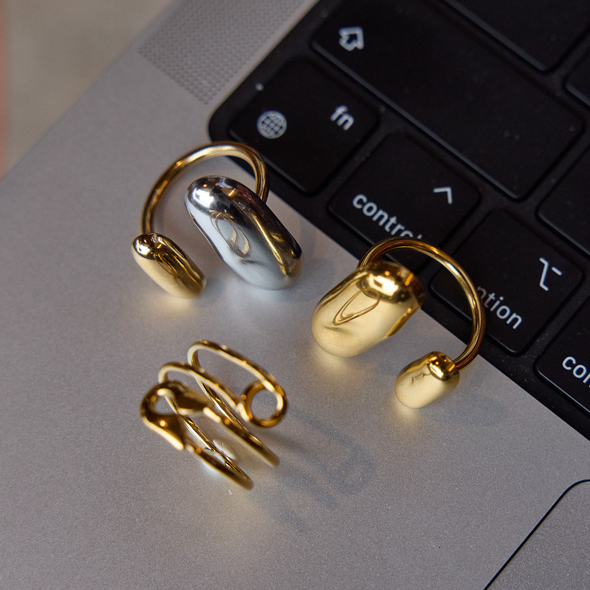 Anillo de acero inoxidable chapado ovalado geométrico elegante de lujo para mujer