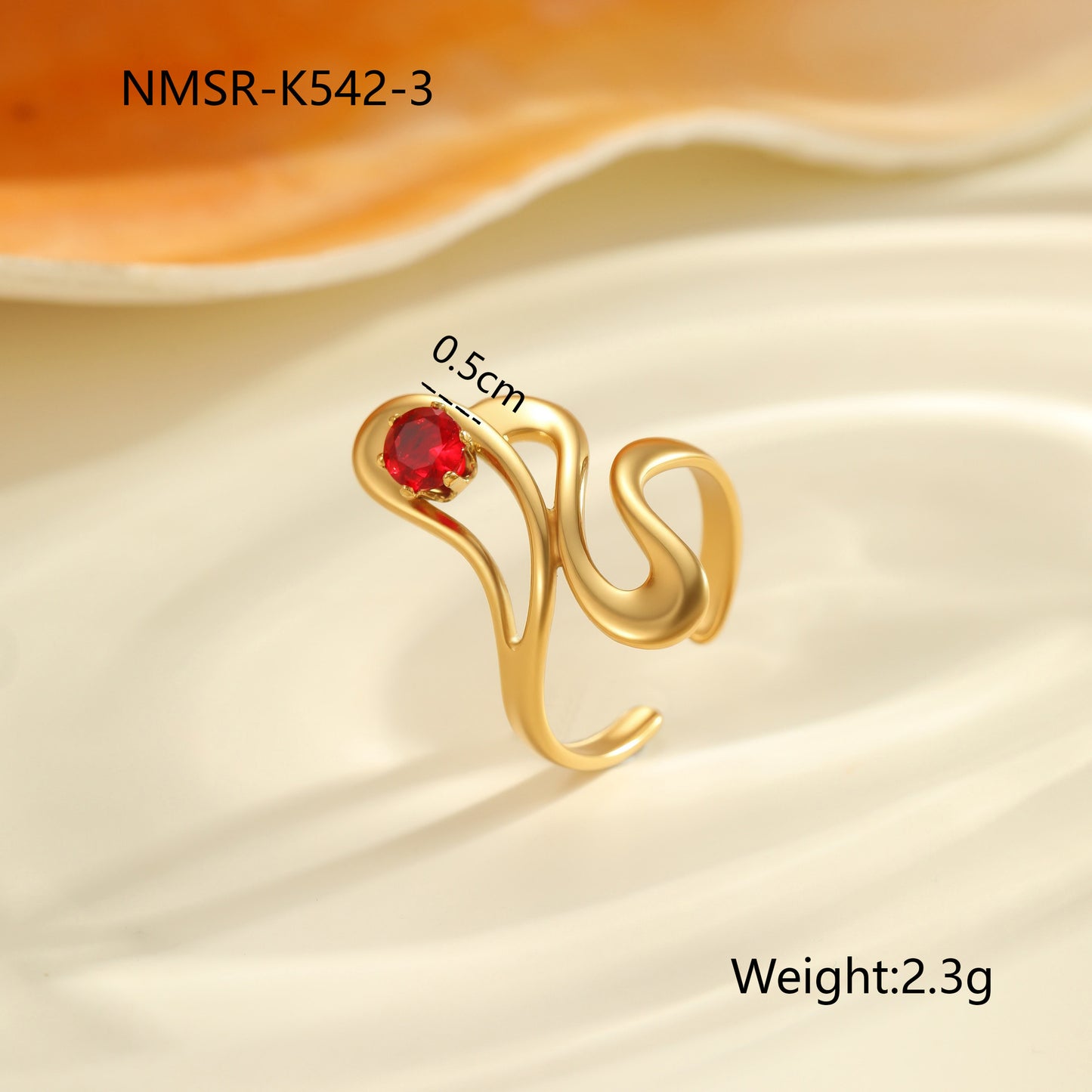 Anello da donna minimalista geometrico in acciaio al titanio con intarsio in zircone rosso regolabile a fascia aperta