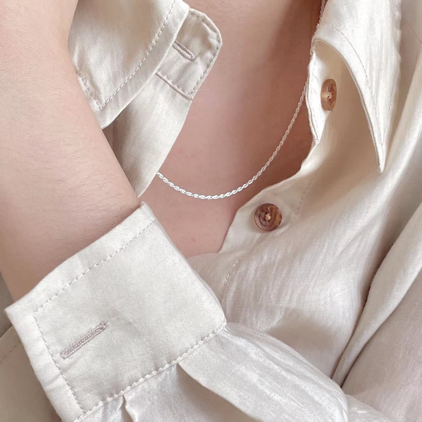 Collar Minimalista de Plata Esterlina 925 Bañado en Oro con Cadena de Cuerda Geométrica para Mujer