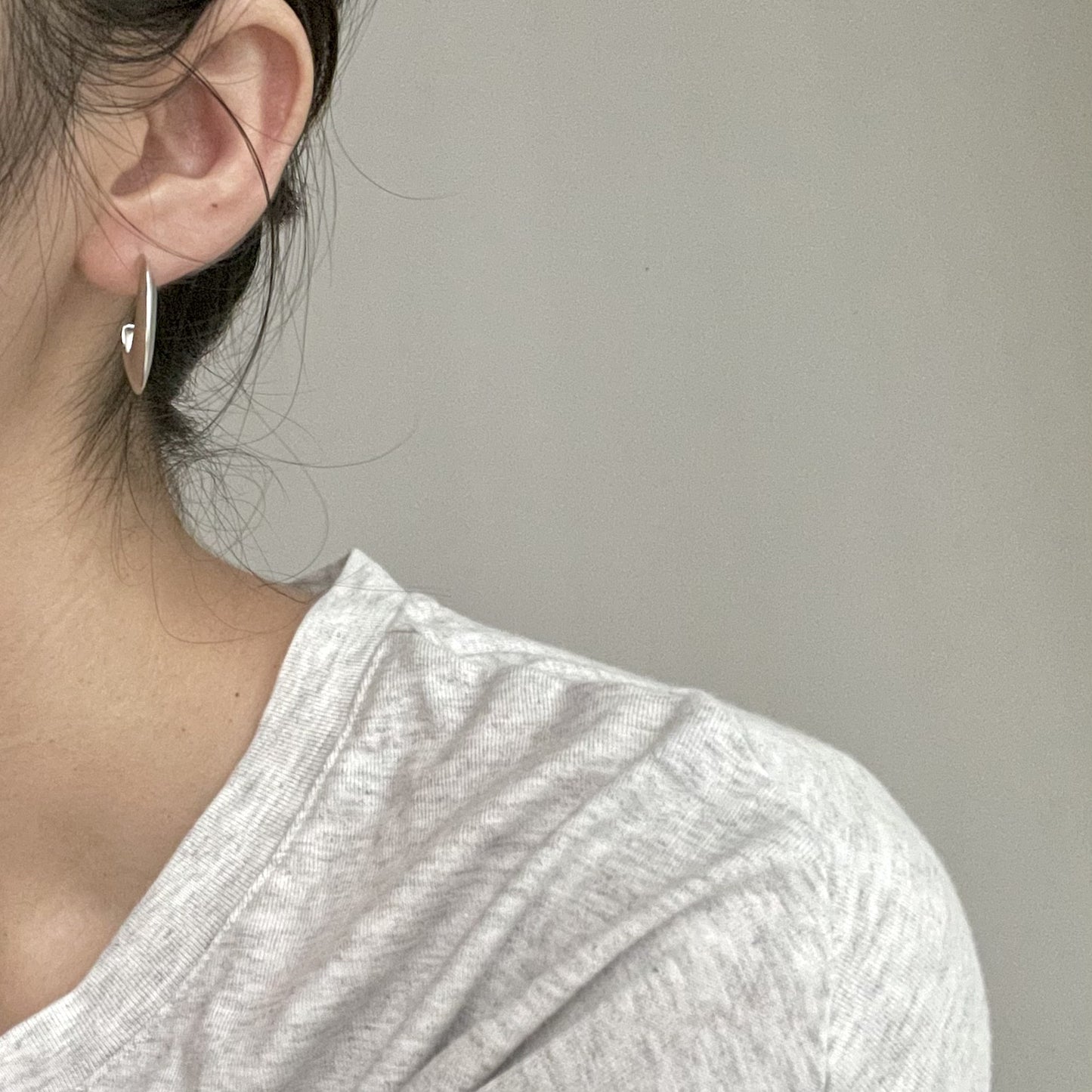 Minimalist Geometric U-Shaped Earrings in 925 Sterling Silver with Pearl Inlay