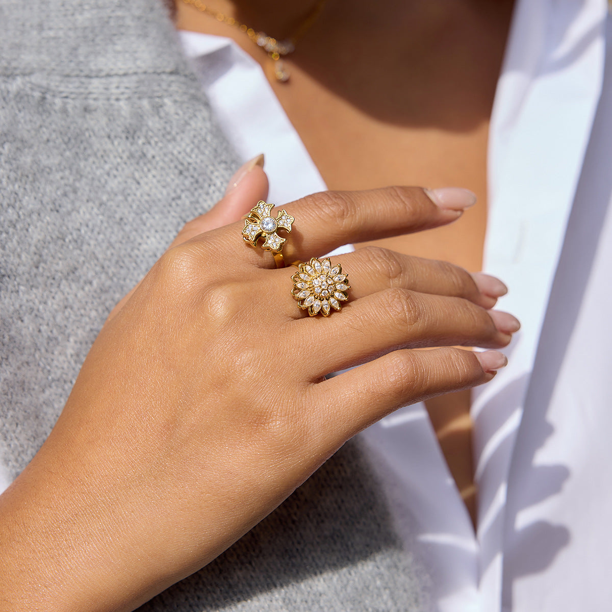 Anello Girevole in Acciaio al Titanio Geometrico Minimalista con Placcatura in Oro PVD da Donna