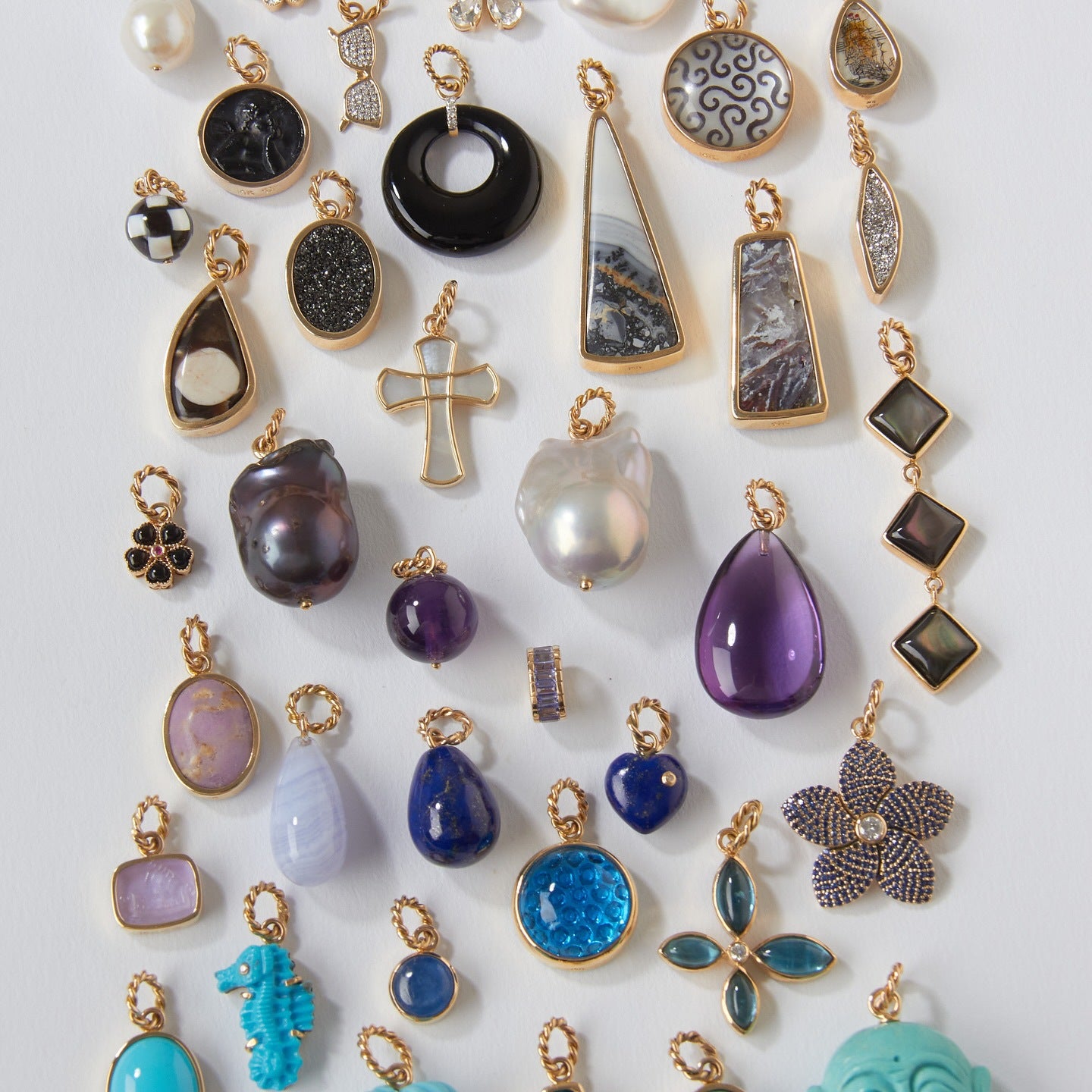 Barra Charm PVD Placcata Oro Acciaio al Titanio Geometrica Dolce con Zirconi Cubici