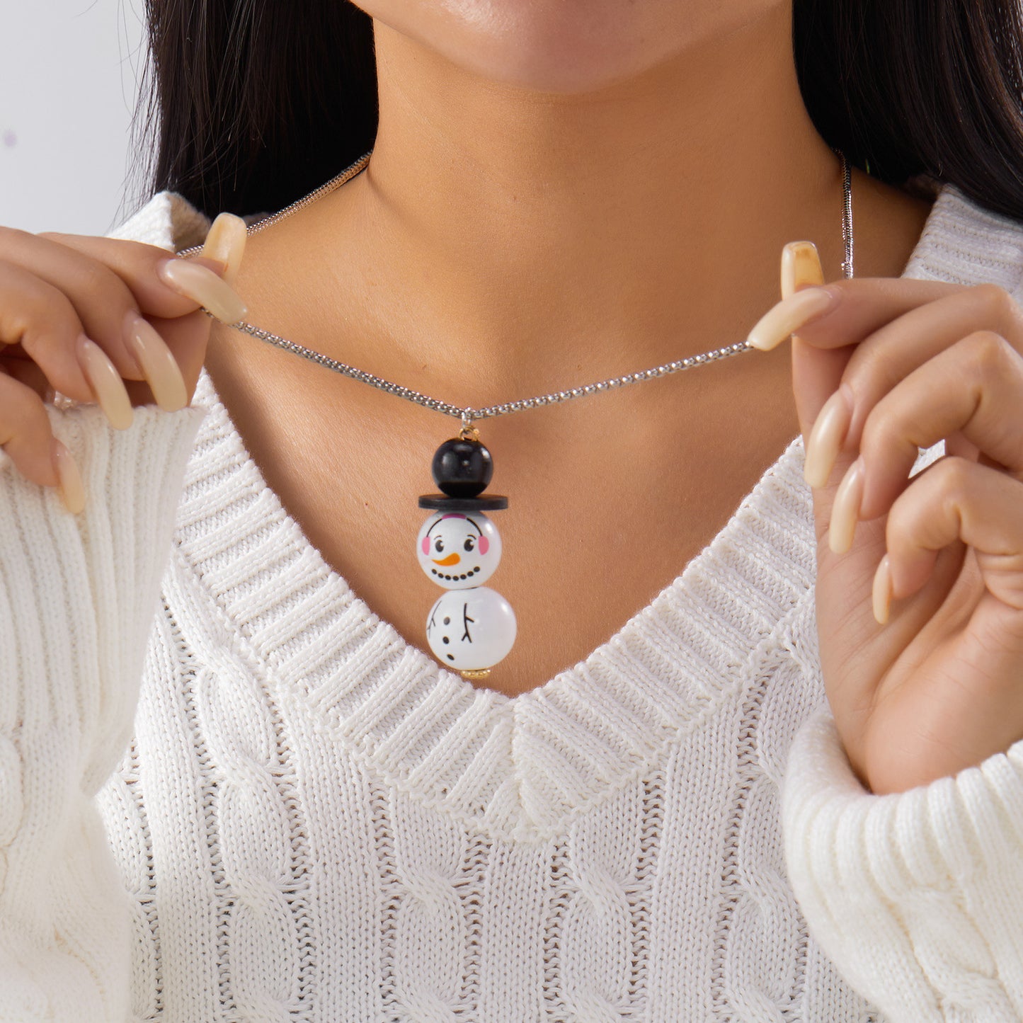 Collana con ciondolo a forma di pupazzo di neve in resina a tema natalizio con finitura placcata per donne e uomini, catena maglione festiva per le vacanze