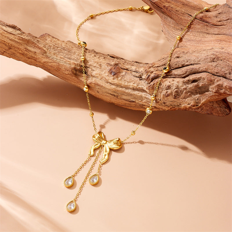 Collana Pendente da Donna Minimalista con Fiocco Goccia e Nappe in Acciaio Inossidabile