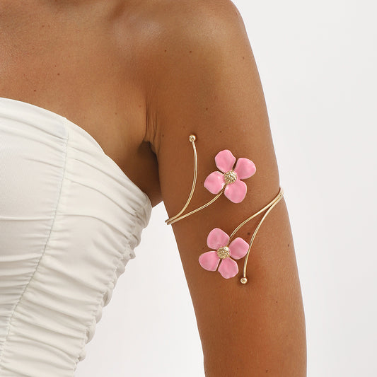 Elegante Pulsera de Brazalete de Hierro Esmaltado con Forma Floral y Diseño Circular Abierto para Mujer