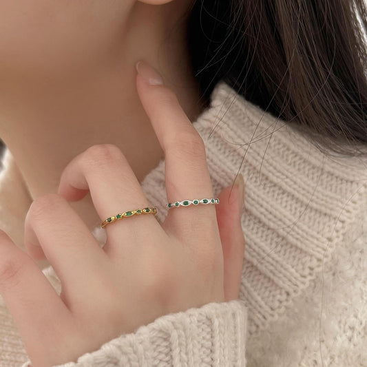 Minimalist Heart-Shaped 925 Sterling Silver Ring with Beveled Square Accents and Plated Finish