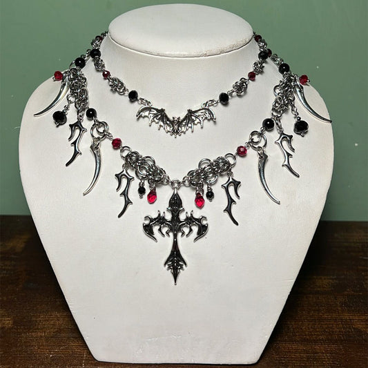 Collana con pendente a croce in stile gotico da donna, con materiale in lega e finitura galvanica su catena standard