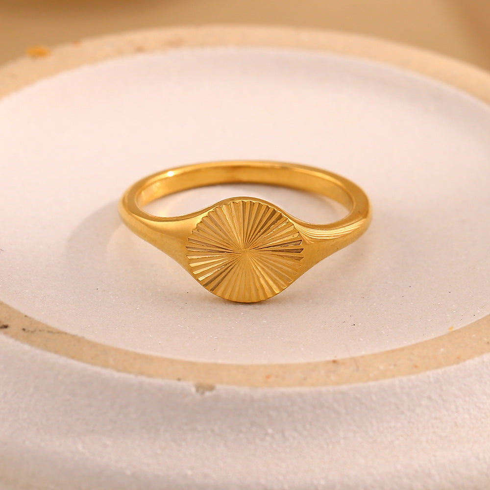 Anillo minimalista geométrico de acero inoxidable con baño de oro de 18 quilates para mujer