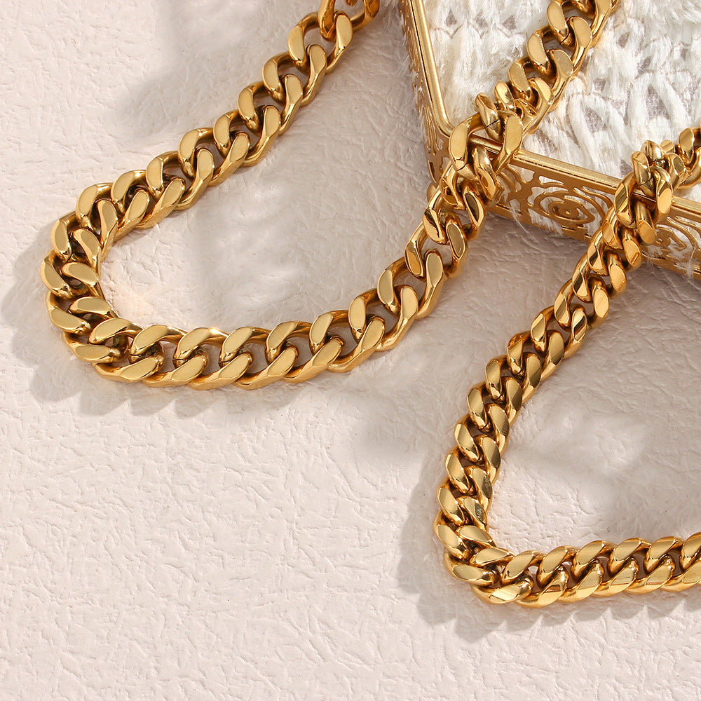 Fashionable Geometric Stainless Steel Cuban Chain Necklace for Women with Plated Finish