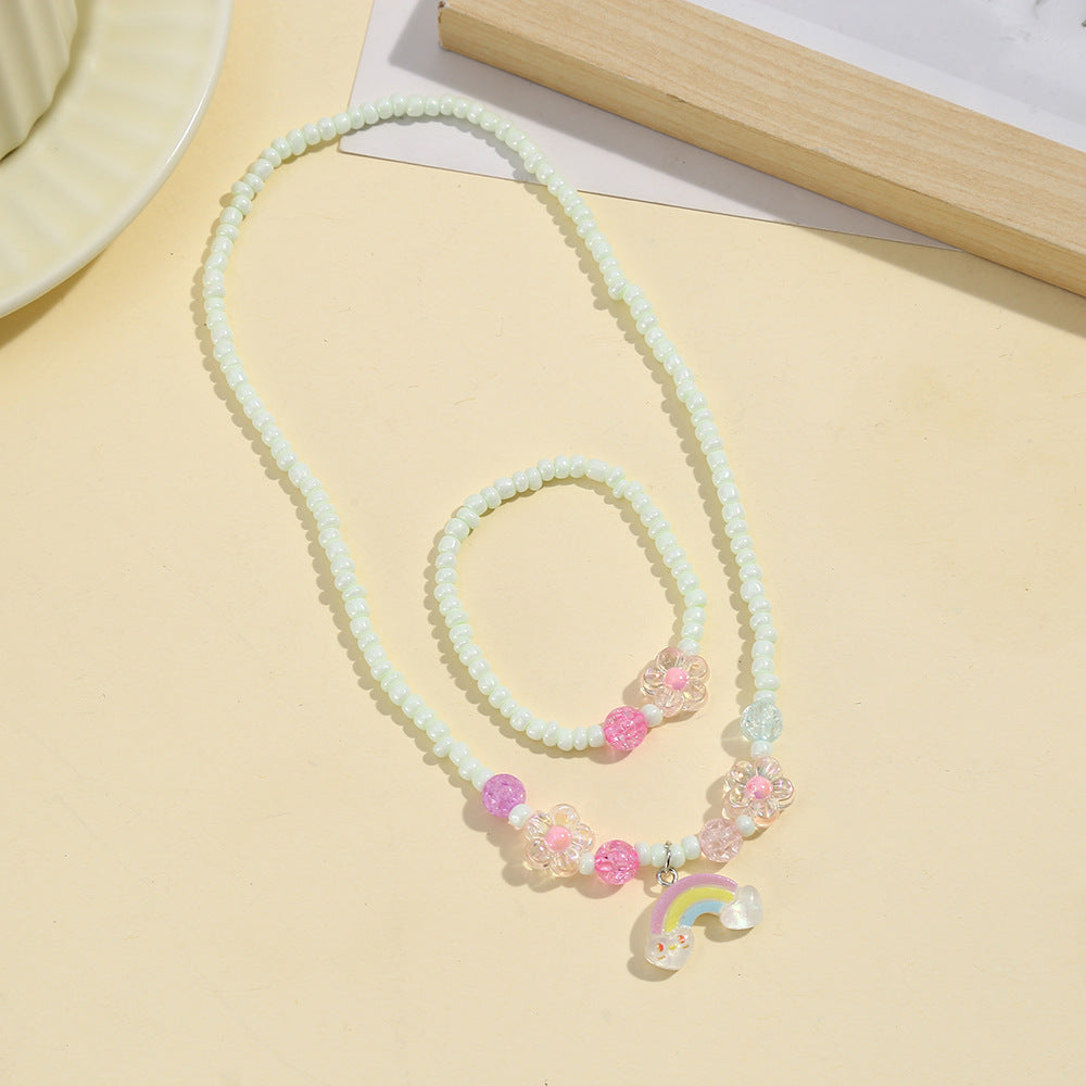 Lindo conjunto de collar de resina de sirena y unicornio para niños con detalles de arcoíris y cadena de cuentas redondas
