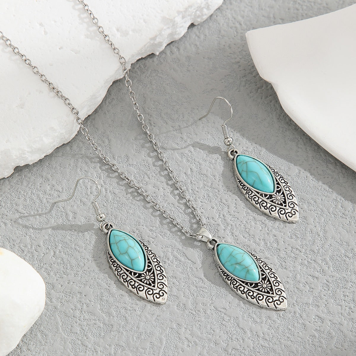 Conjunto de collar con colgante turquesa calado floral bohemio con aretes a juego para mujer