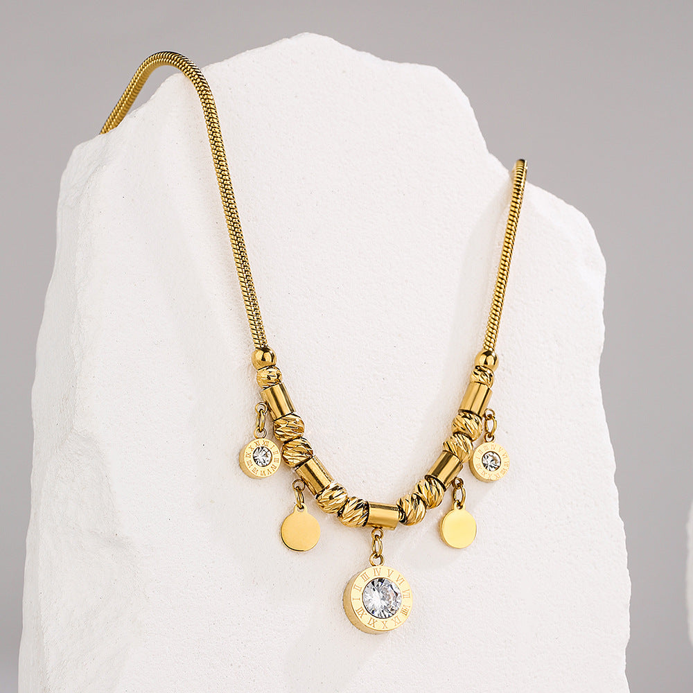 Collana pendente geometrica da donna in acciaio inossidabile con placcatura in oro 18 carati e intarsio in zircone