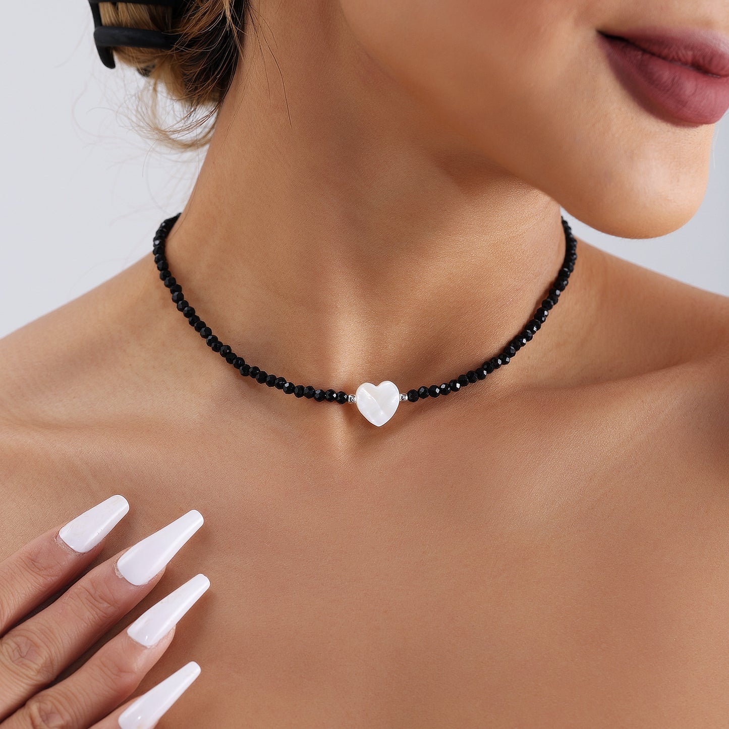 Minimalist Geometric Mother-of-Pearl Necklace with Imitation Crystal Accents for Women, Electroplated Metal Choker