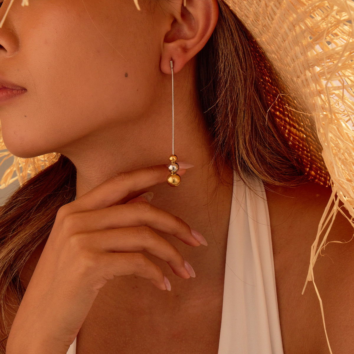 Orecchini geometrici in acciaio inossidabile alla moda con placcatura in oro 18 carati e design a sfera rotonda per donna