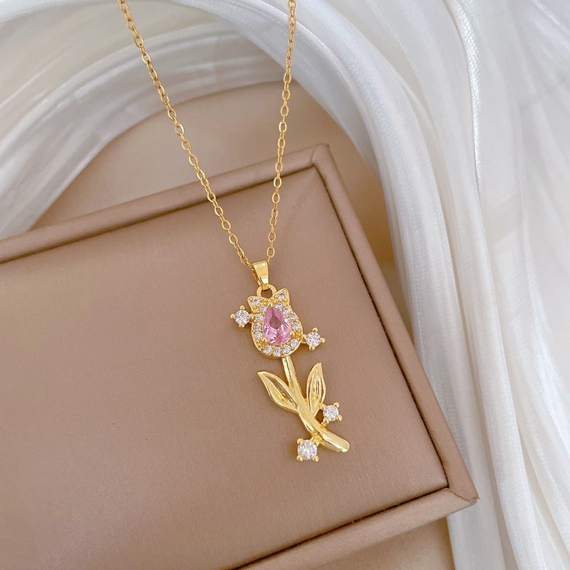 Collana da donna con ciondolo a tulipano di lusso interamente in strass, catena delicata per clavicola in acciaio al titanio con design geometrico