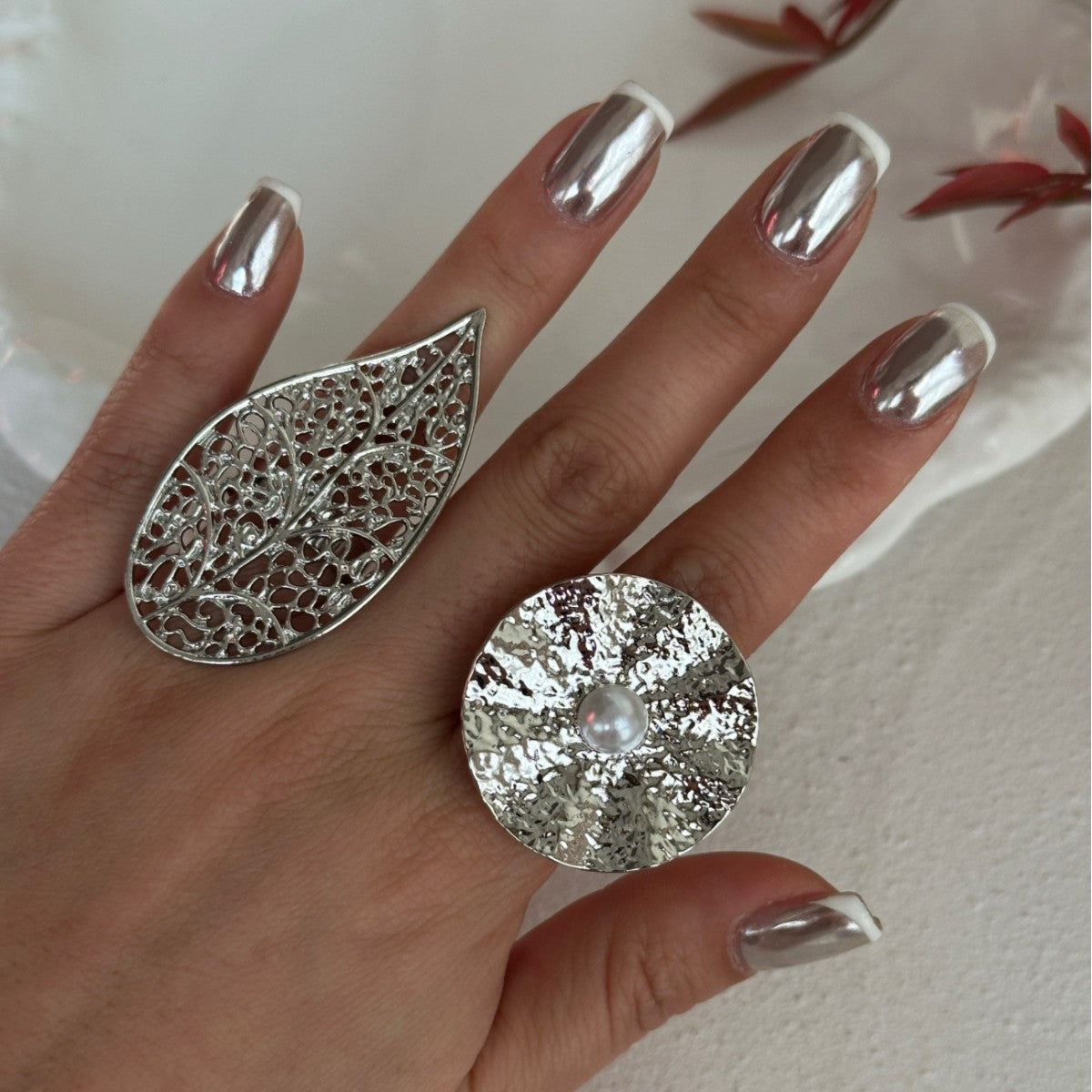 Anillo de aleación chapado, dulce, fresco, floral, con diseño de lazo de perla de imitación