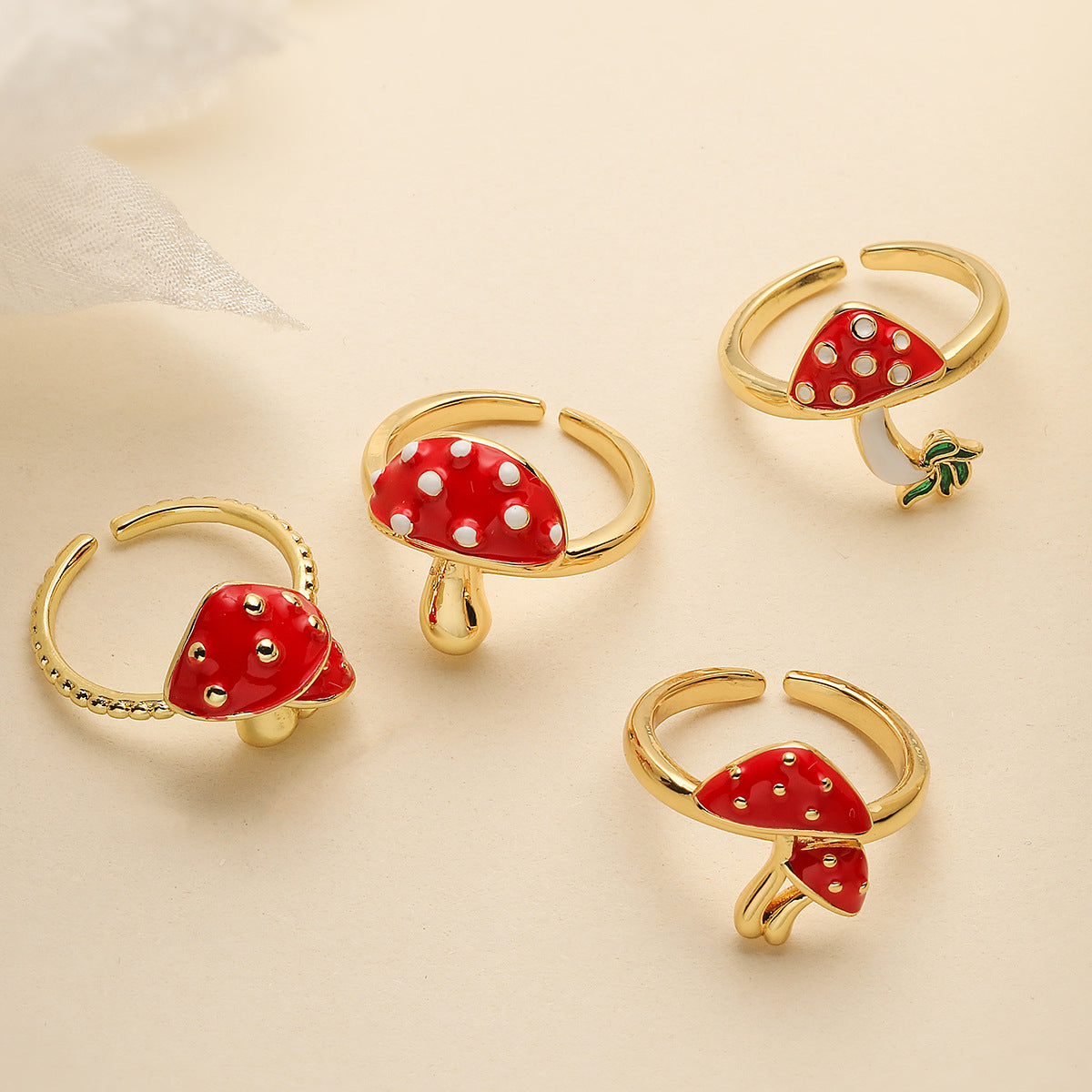 Anillo minimalista de cobre con forma de hongo, baño de oro de 18K y esmalte, para mujer