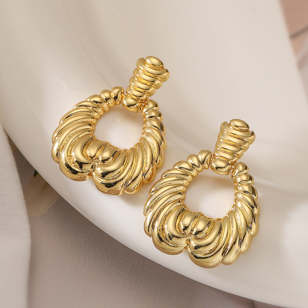 Minimalist Irregular Geometric Copper Earrings for Women with Vintage and Fashion-Forward Appeal