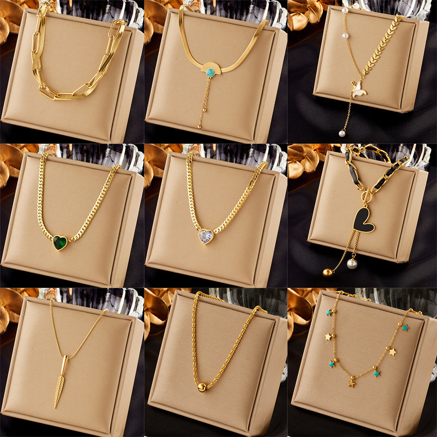 Collar con colgante de corazón y mariposa irregular minimalista de moda en acero inoxidable con acabado chapado para mujer
