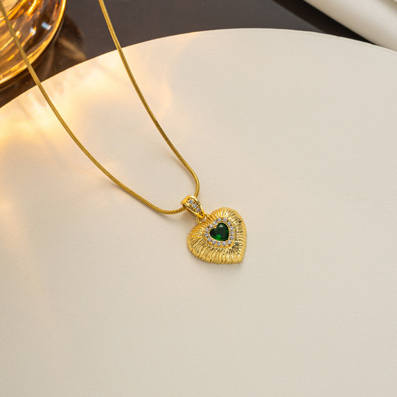 Collana Minimalista con Ciondolo a Cuore, Fiocchi e Strass in Acciaio al Titanio Placcato su Catena a O