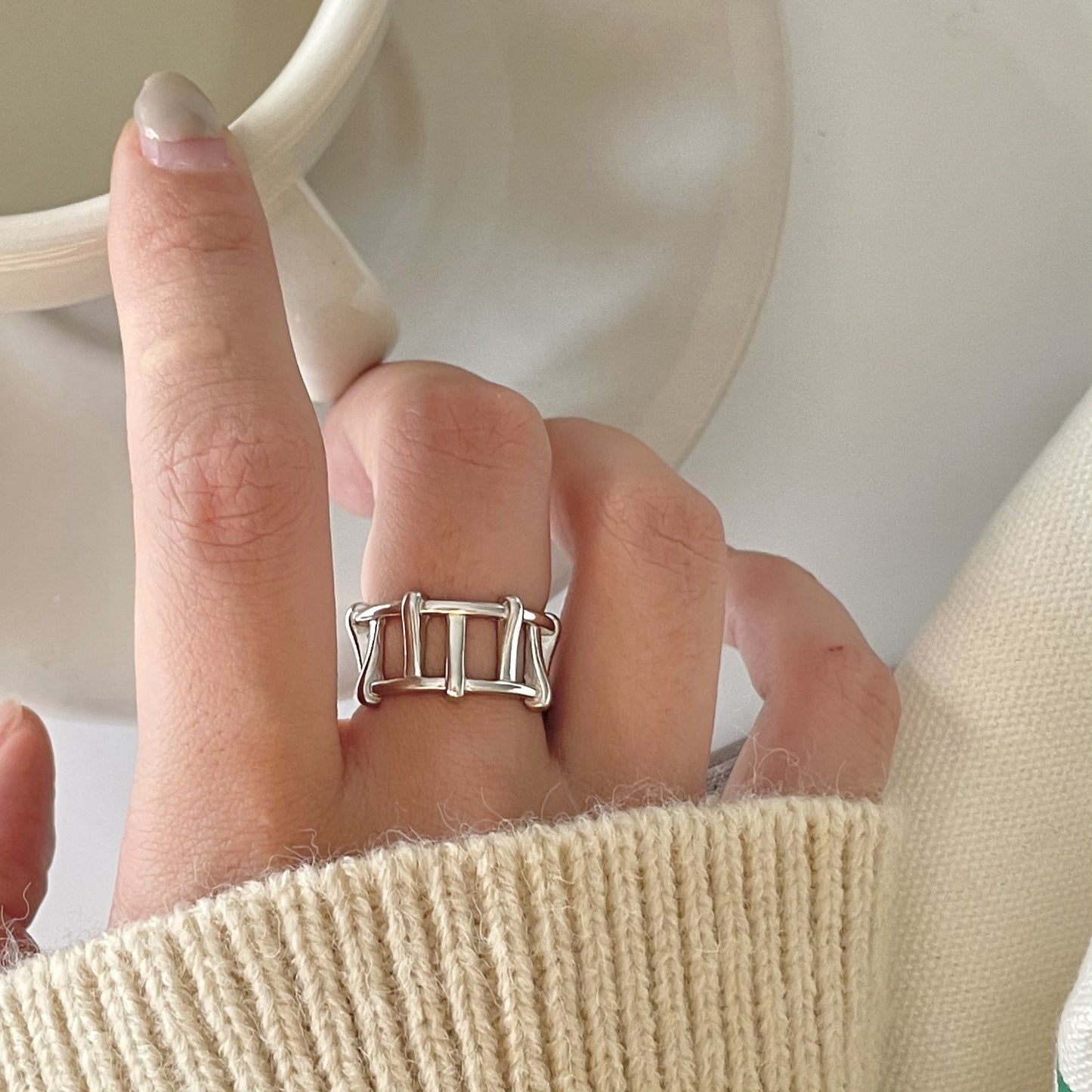Anillo minimalista de plata de ley 925 con incrustaciones de corazón para mujer