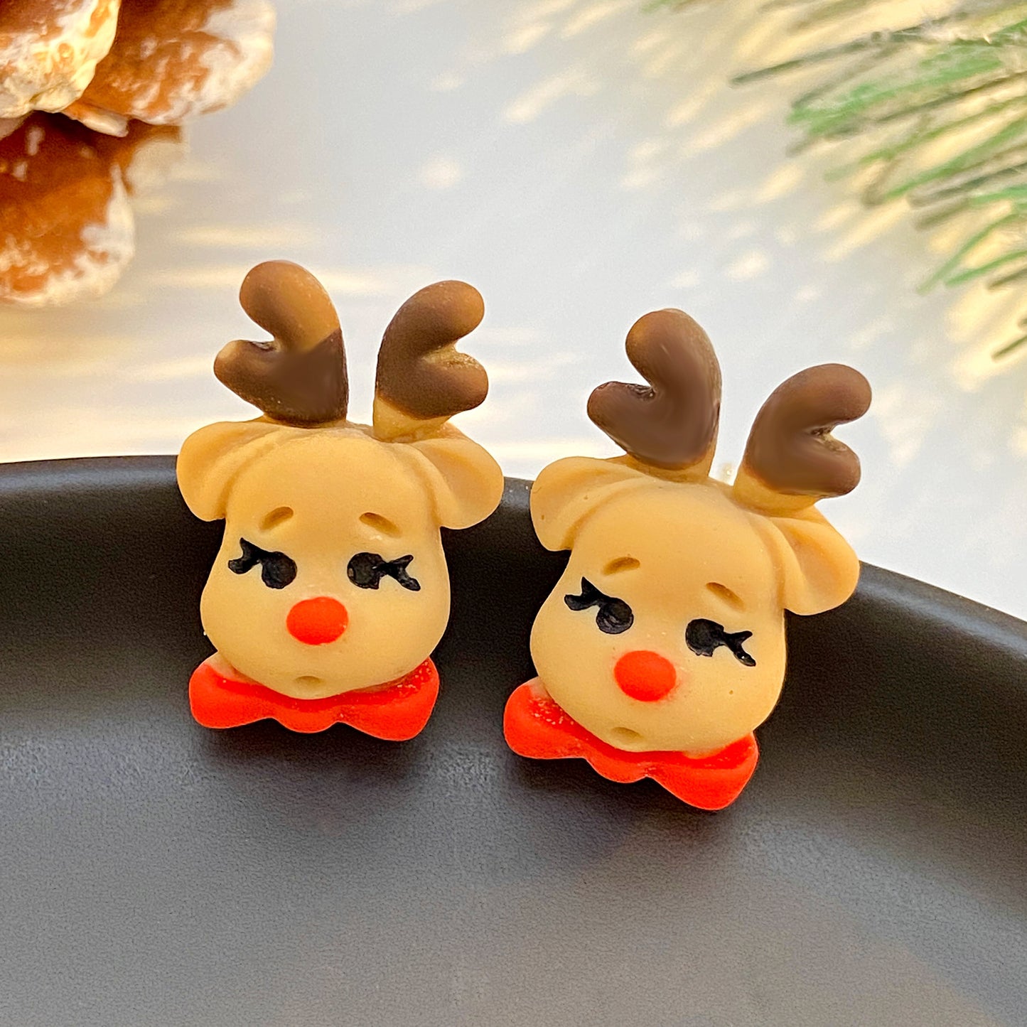 Aretes de resina con diseño de Árbol de Navidad, Papá Noel, Campana, Guantes, Botas y Reno con acabado chapado, para mujer