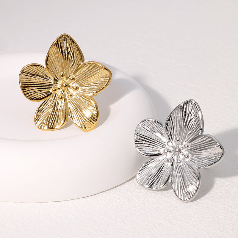 Elegante anello aperto a motivo floreale in acciaio inossidabile placcato oro da donna
