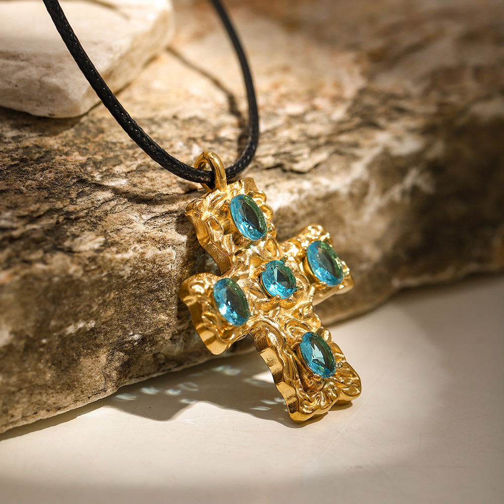 Collana con ciondolo a croce personalizzata in acciaio inossidabile placcato oro 18 carati con strass su cordino cerato, unisex