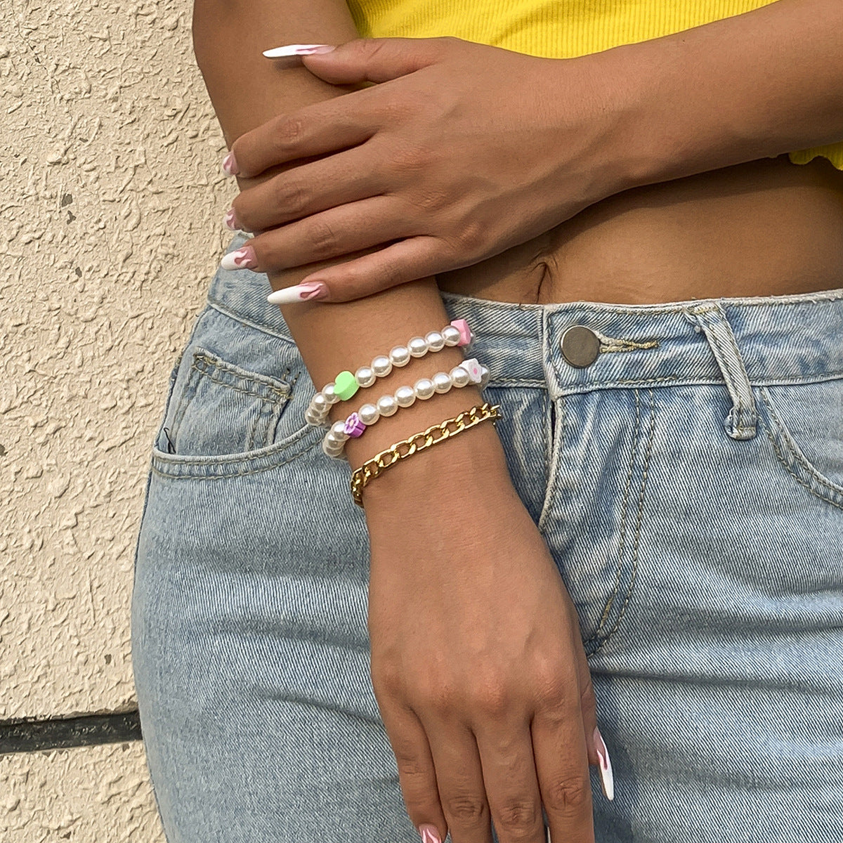 Bracciale da donna in resina a forma di cuore floreale vintage con catena effetto perla
