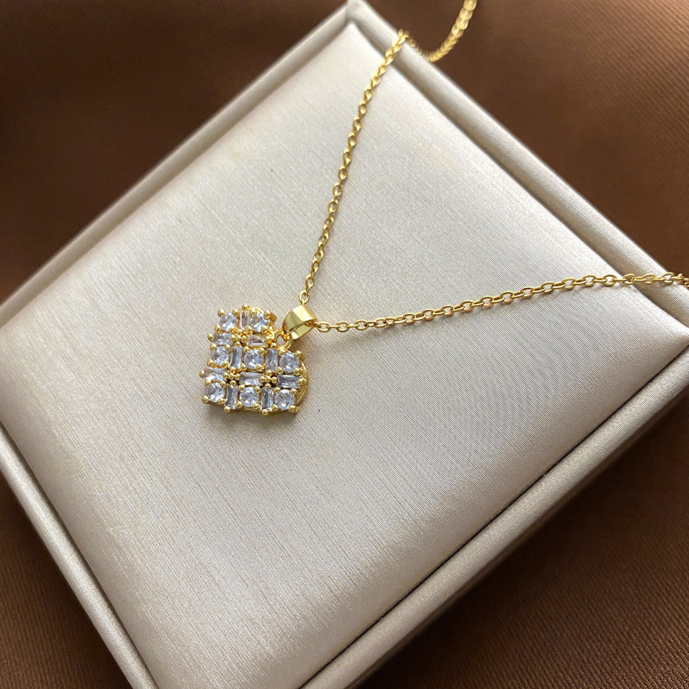 Collana con Ciondolo Floreale Minimalista per Donne e Uomini in Acciaio al Titanio con Catena a Serpente, Finitura Galvanizzata e Design Irregolare