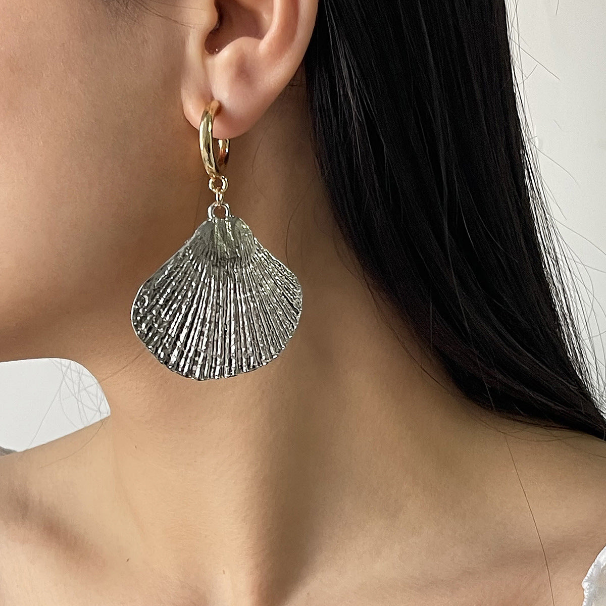 Orecchini Minimalisti a Stella Marina in Lega con Design Geometrico da Donna