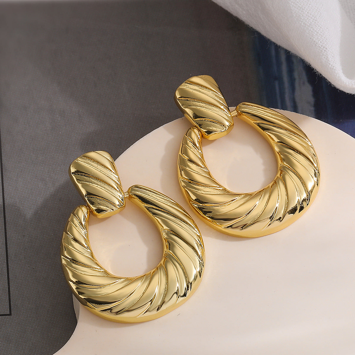 Minimalist Geometric Copper Earrings with Real Gold Plating for Women Vintage-Inspired Irregular Statement Earrings