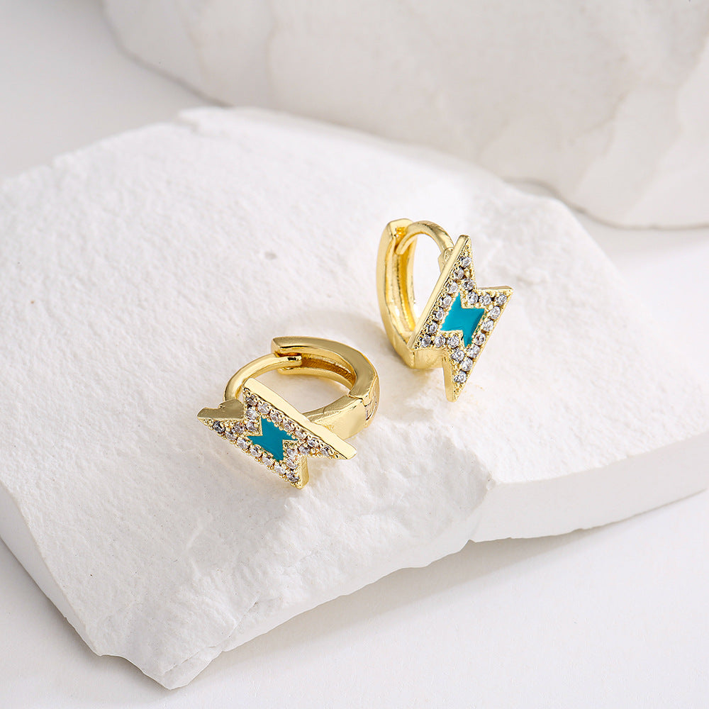 Orecchini minimalisti geometrici in rame con placcatura in oro 18 carati e design a fulmine in zircone smaltato da donna