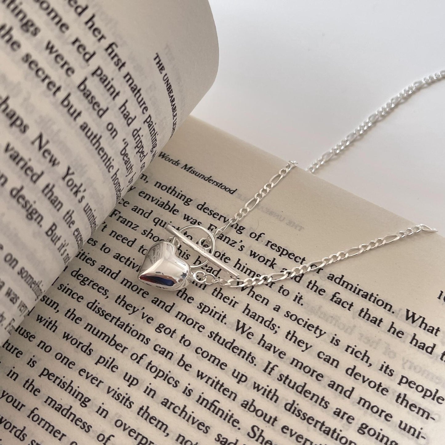 Collana con ciondolo a cuore dorato da donna in stile francese minimalista in argento sterling 925 con catena intrecciata