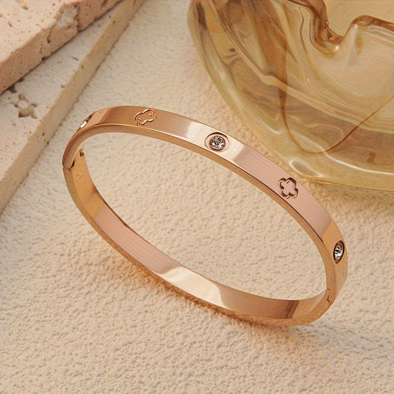 Elegant 18K Gold Plated Geometric Round Titanium Steel Bracelet