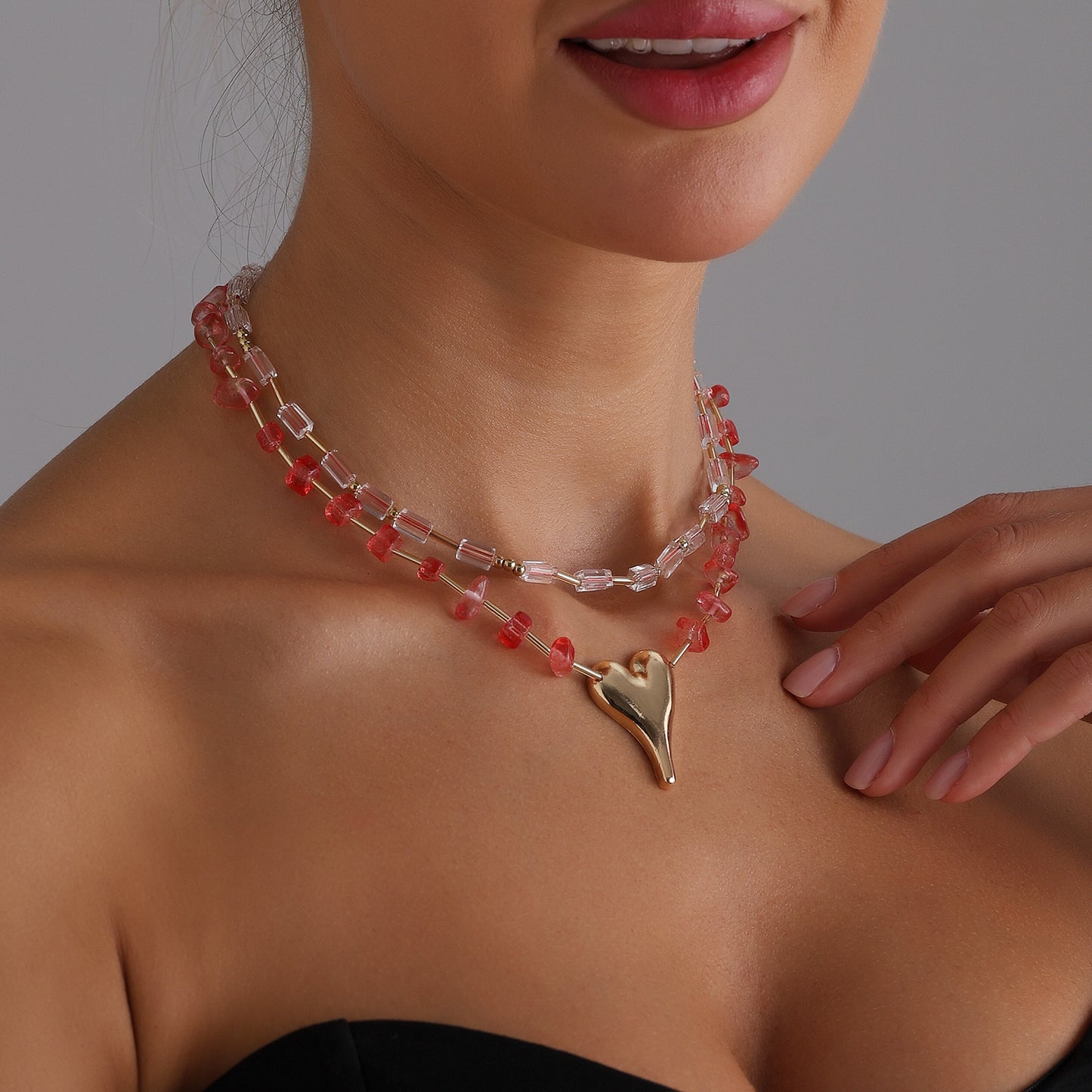 Fashionable Geometric U-Shaped Alloy Necklace for Women with Plated Finish and Heart Pendant