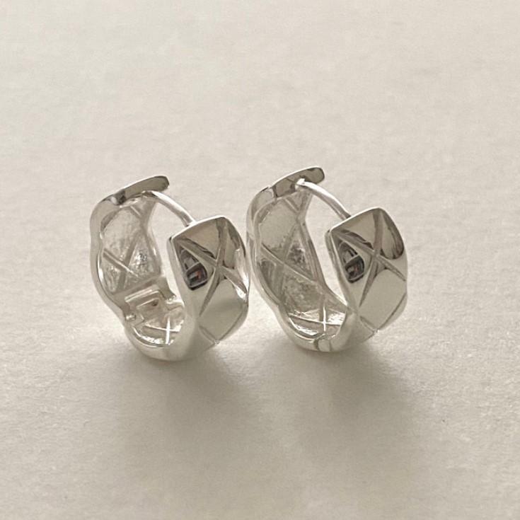 Pendientes con forma de letra minimalistas de inspiración coreana de plata de ley 925 con acabado chapado