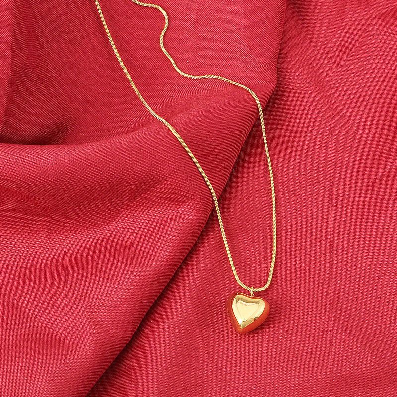 Collana Minimalista con Ciondolo a Cuore in Acciaio al Titanio Placcato per Donne e Uomini