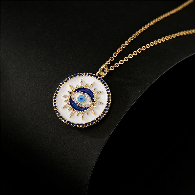 Collana con ciondolo a Occhio di Allah geometrico minimalista da donna in rame con smalto e incastonatura a micro-pavé su catena a O