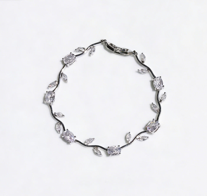 Elegant Gold Plated Brass Tulip Flower Bracelet with Rhinestone Gemstone Inlay for Women