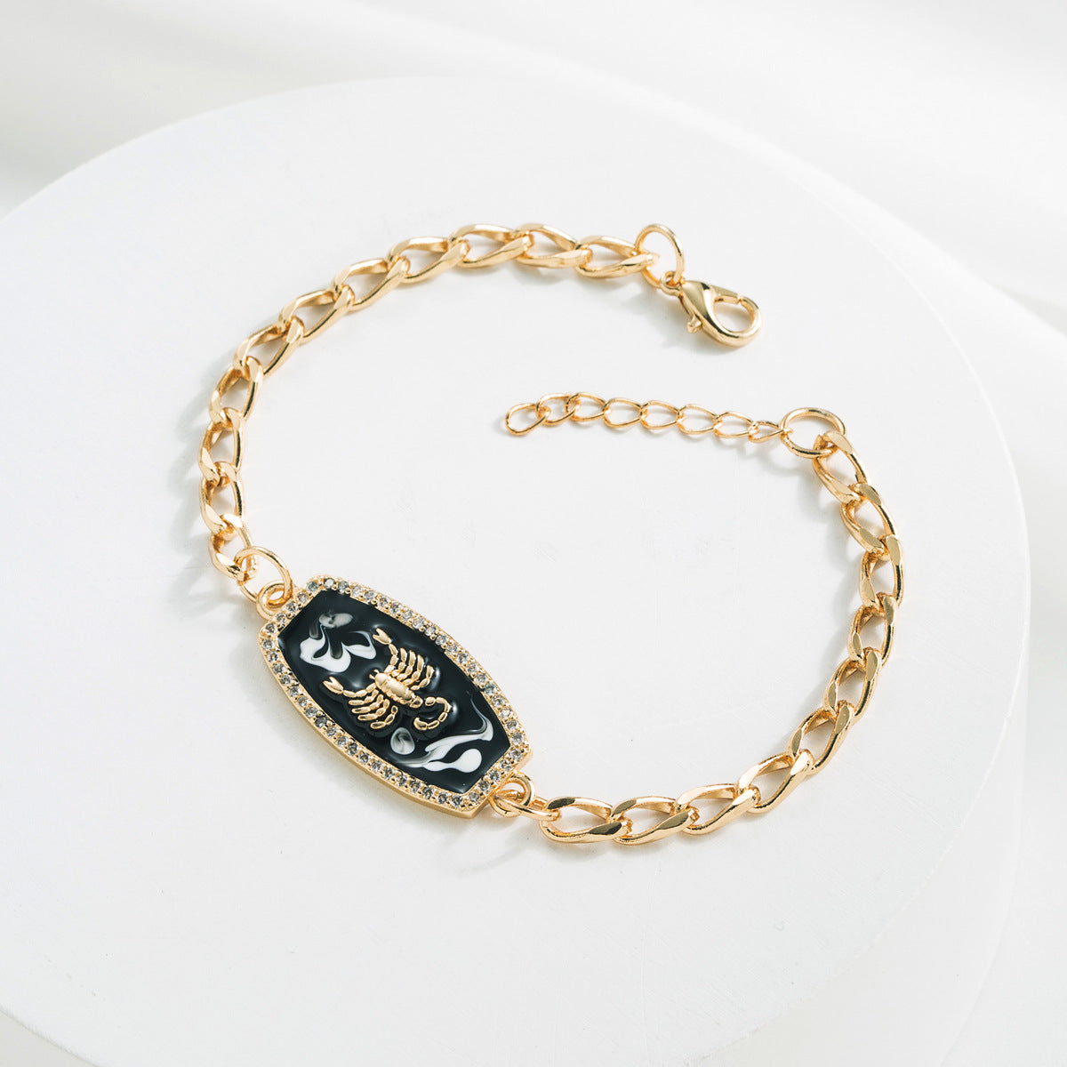 Bracciale Minimalista Zodiacale Geometrico in Rame con Placcatura in Oro 18K e Finitura Smaltata da Donna