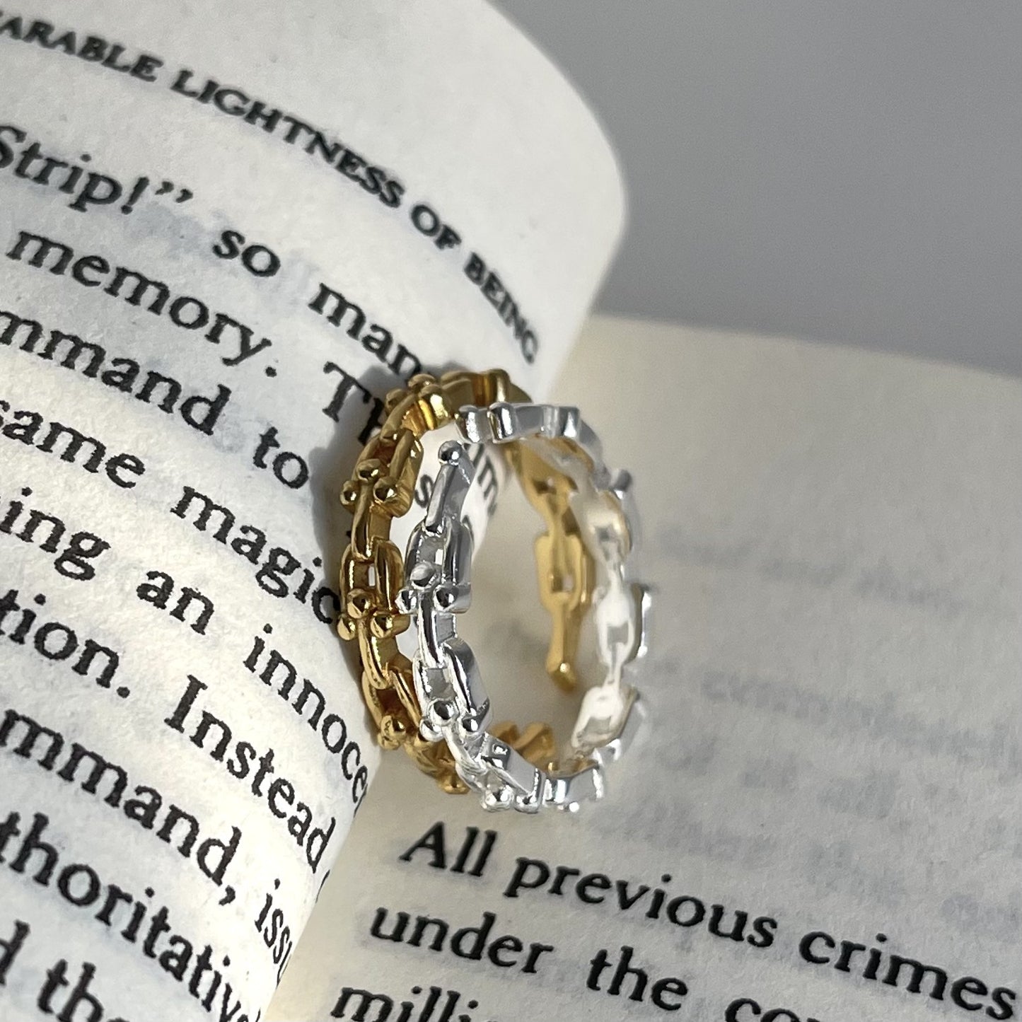 Precioso Anillo Geométrico Bañado en Plata de Ley 925 para Mujer