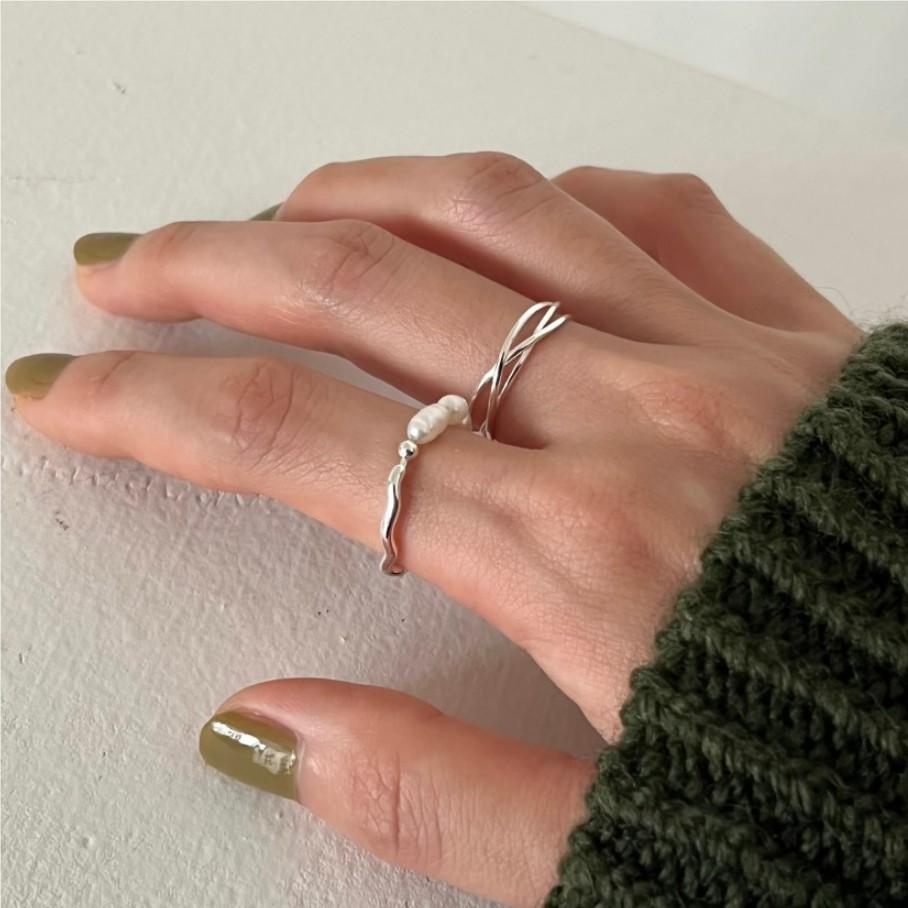 Anello da donna minimalista a forma di cuore in argento sterling 925 con accento geometrico